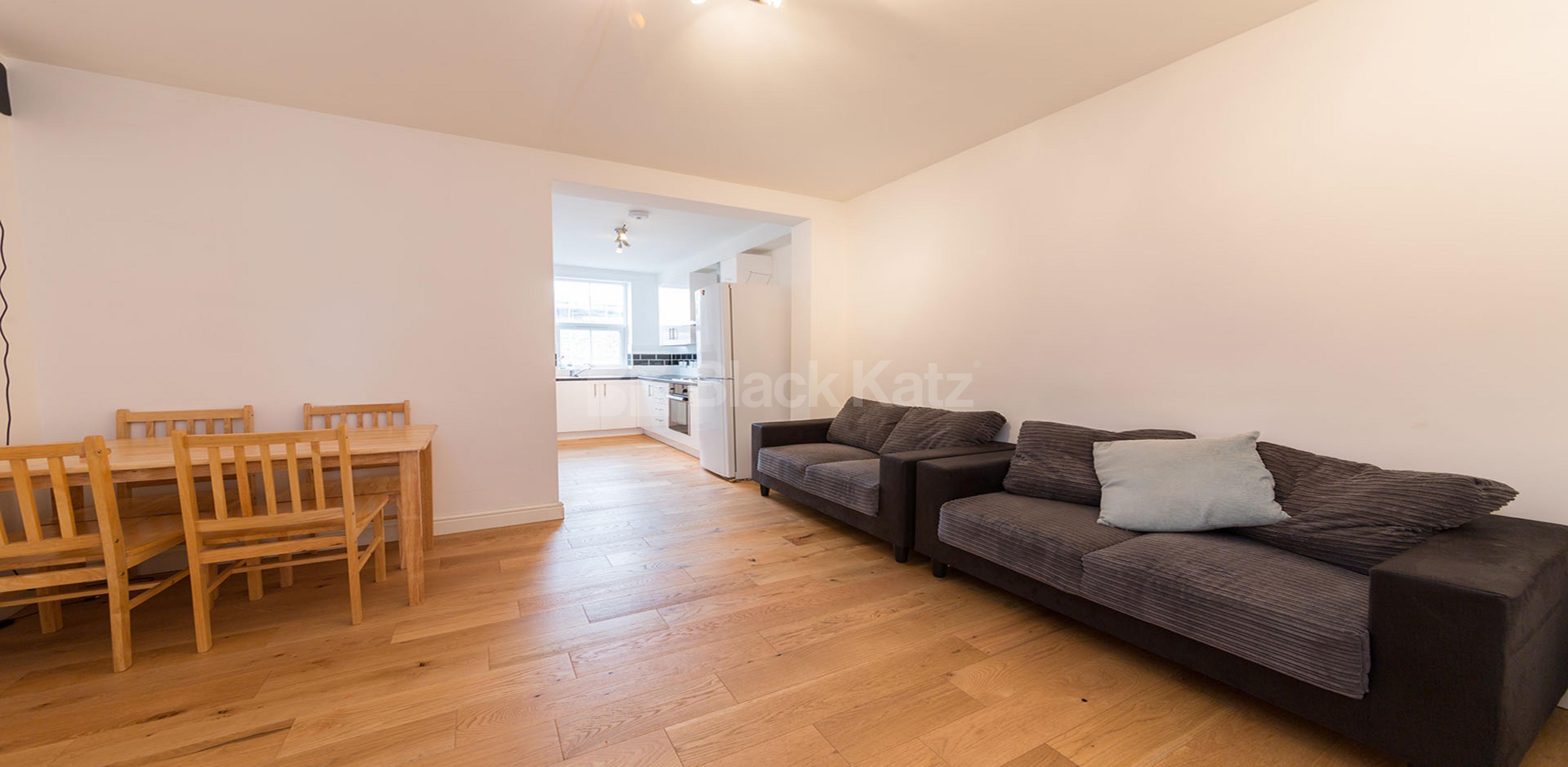 			STUNNING SPACIOUS SPLIT LEVEL 3 BEDROOM FLAT, 3 Bedroom, 1 bath, 1 reception Flat			 Springdale Road , Stoke Newington N16